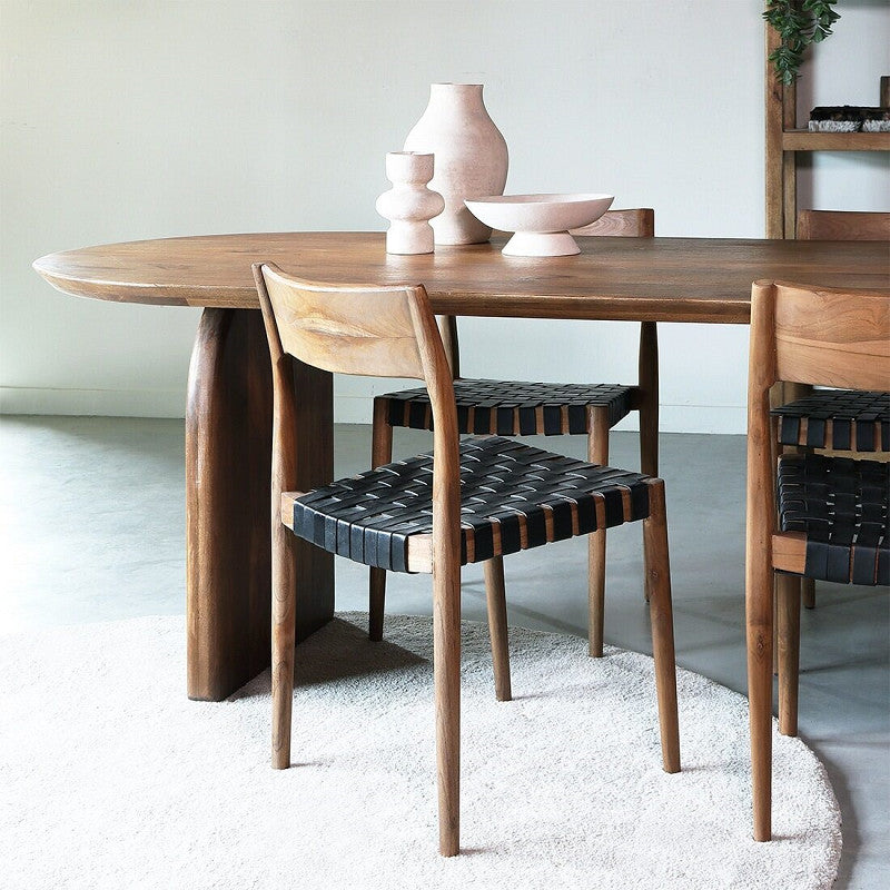 Bullnose dining table (Closed Base)