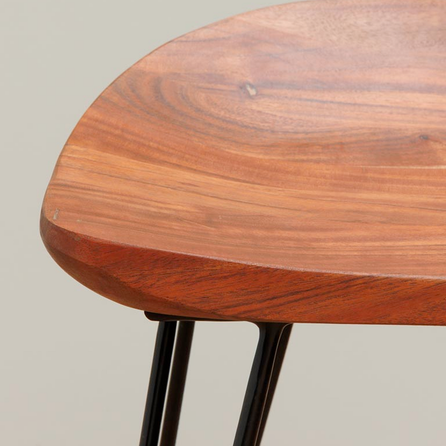 Mauru bar stool
