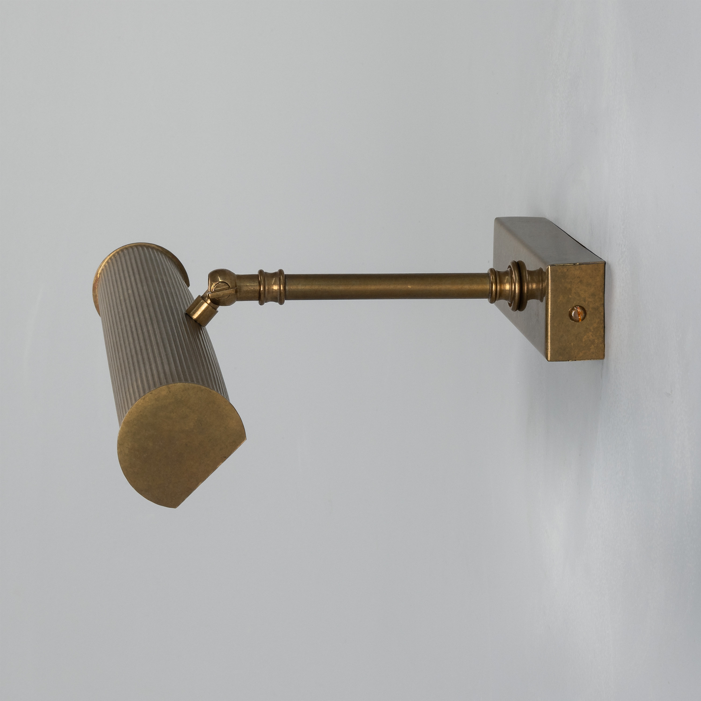 Cambridge Adjustable Reeded Brass Picture Light 35.5cm IP20