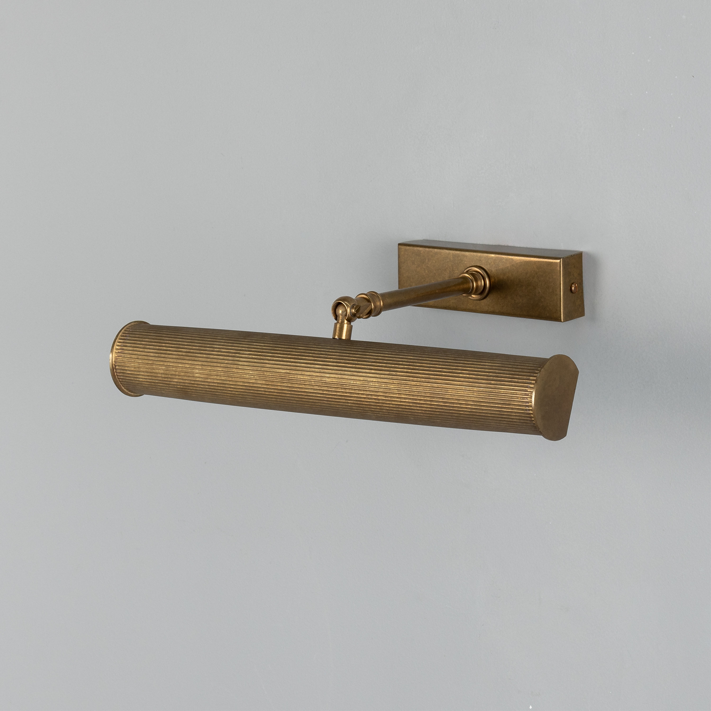 Cambridge Adjustable Reeded Brass Picture Light 35.5cm IP20