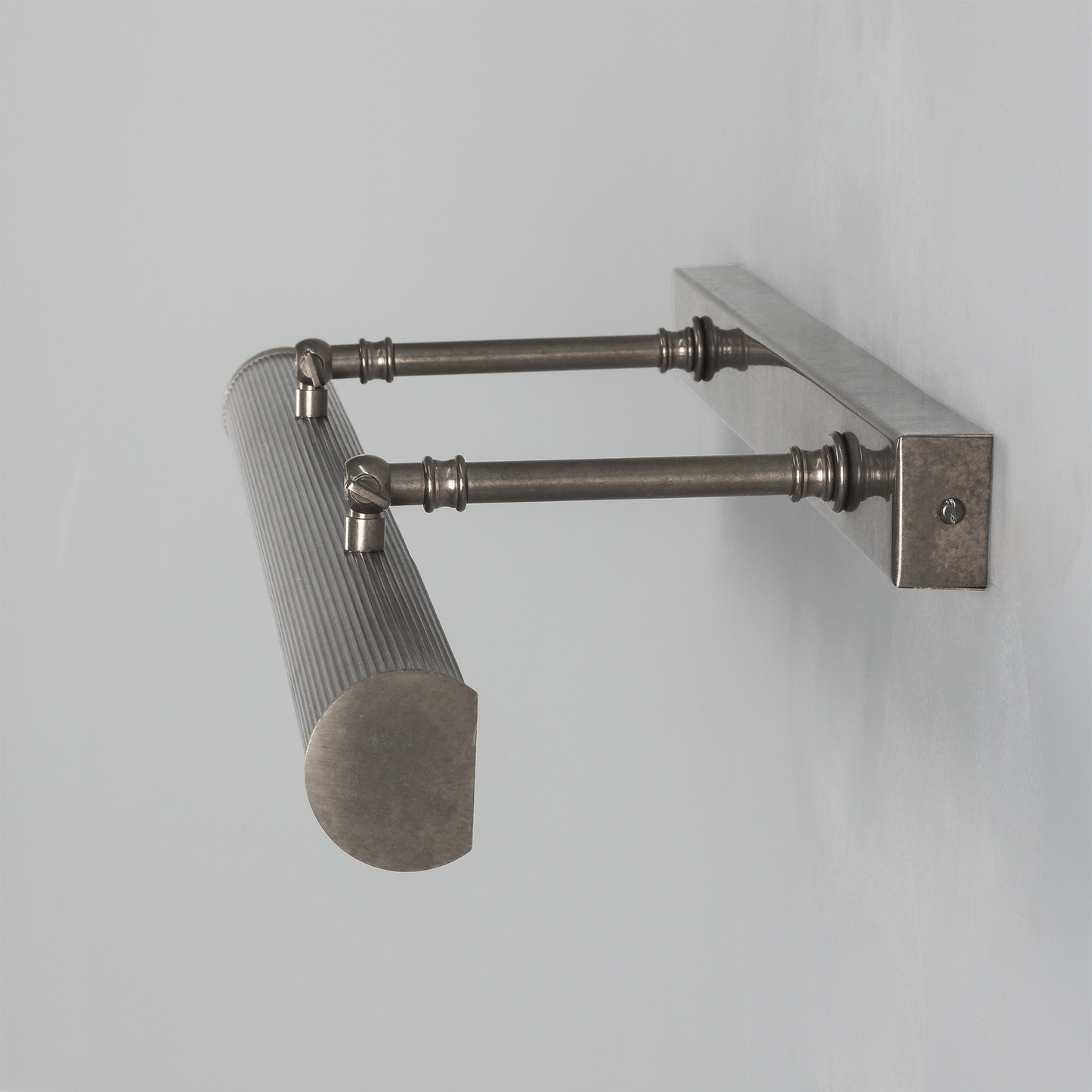 Cambridge Adjustable Reeded Brass Picture Light 60.5cm IP20