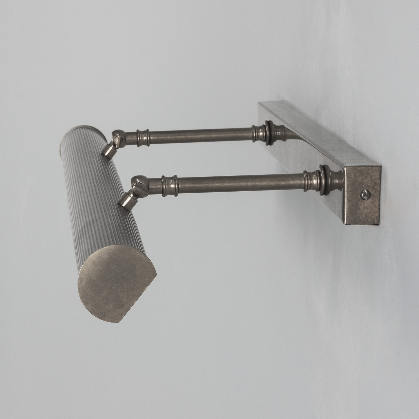 Cambridge Adjustable Reeded Brass Picture Light 60.5cm IP20