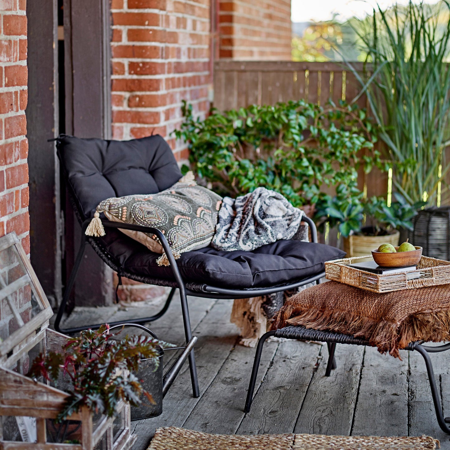Boel Deck Chair with Stool Black Metal