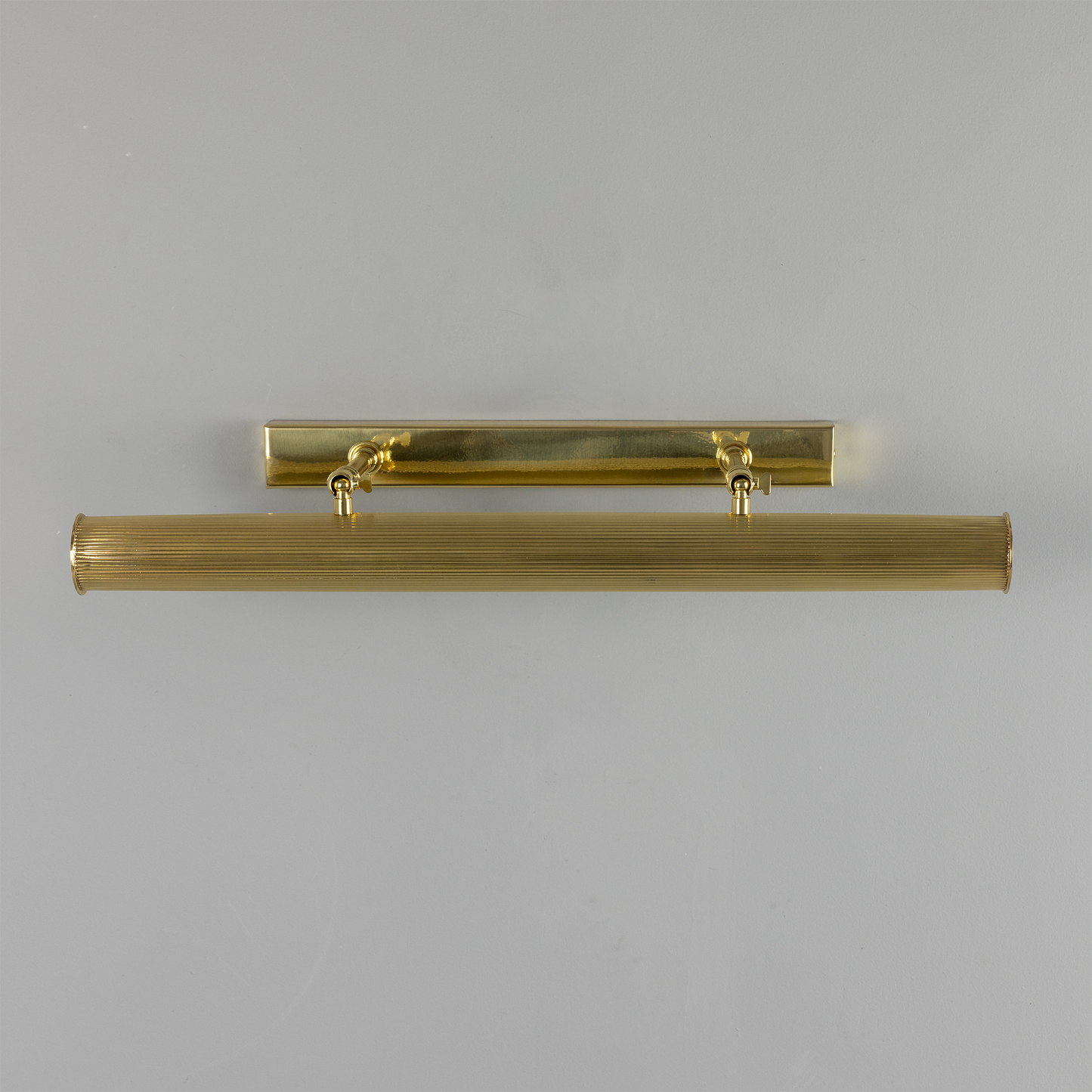 Cambridge Adjustable Reeded Brass Picture Light 60.5cm IP20
