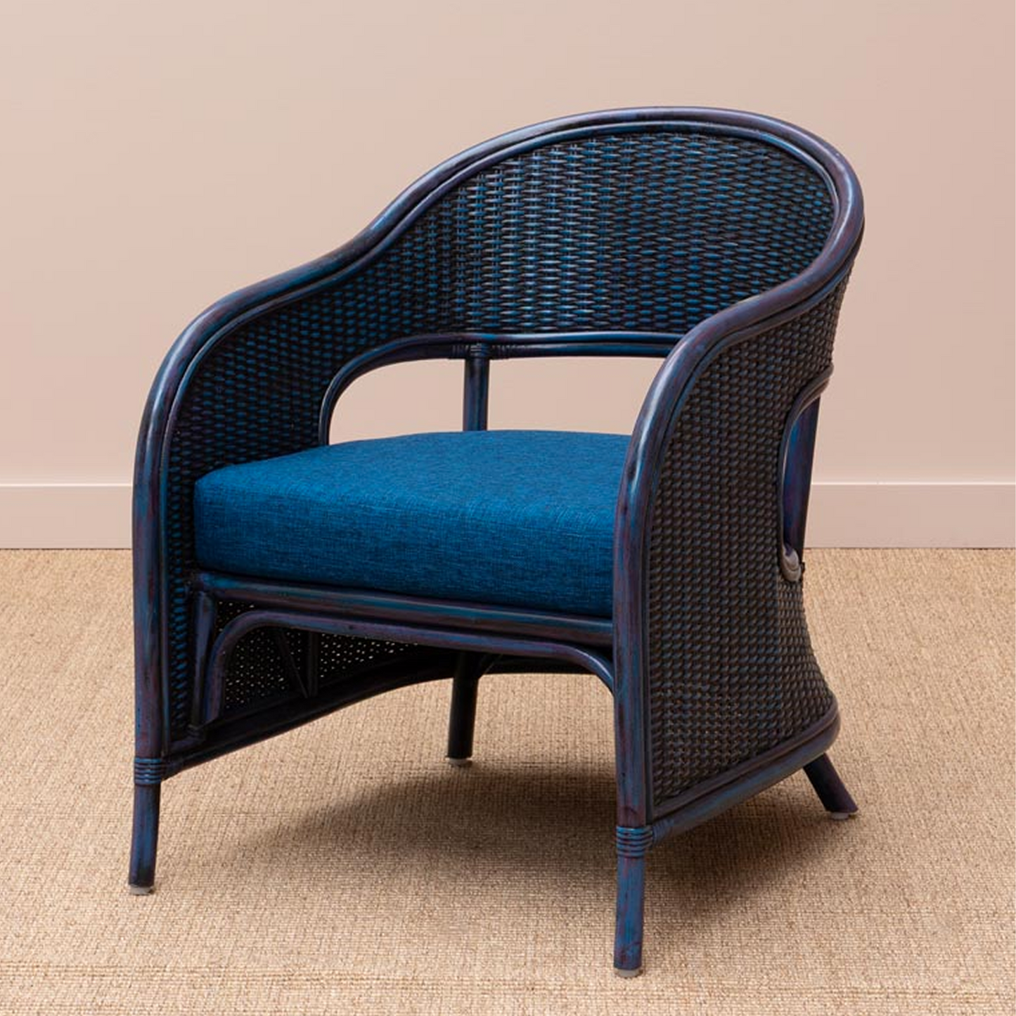 Blue armchair with cushion Pigmento