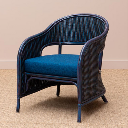 Blue armchair with cushion Pigmento