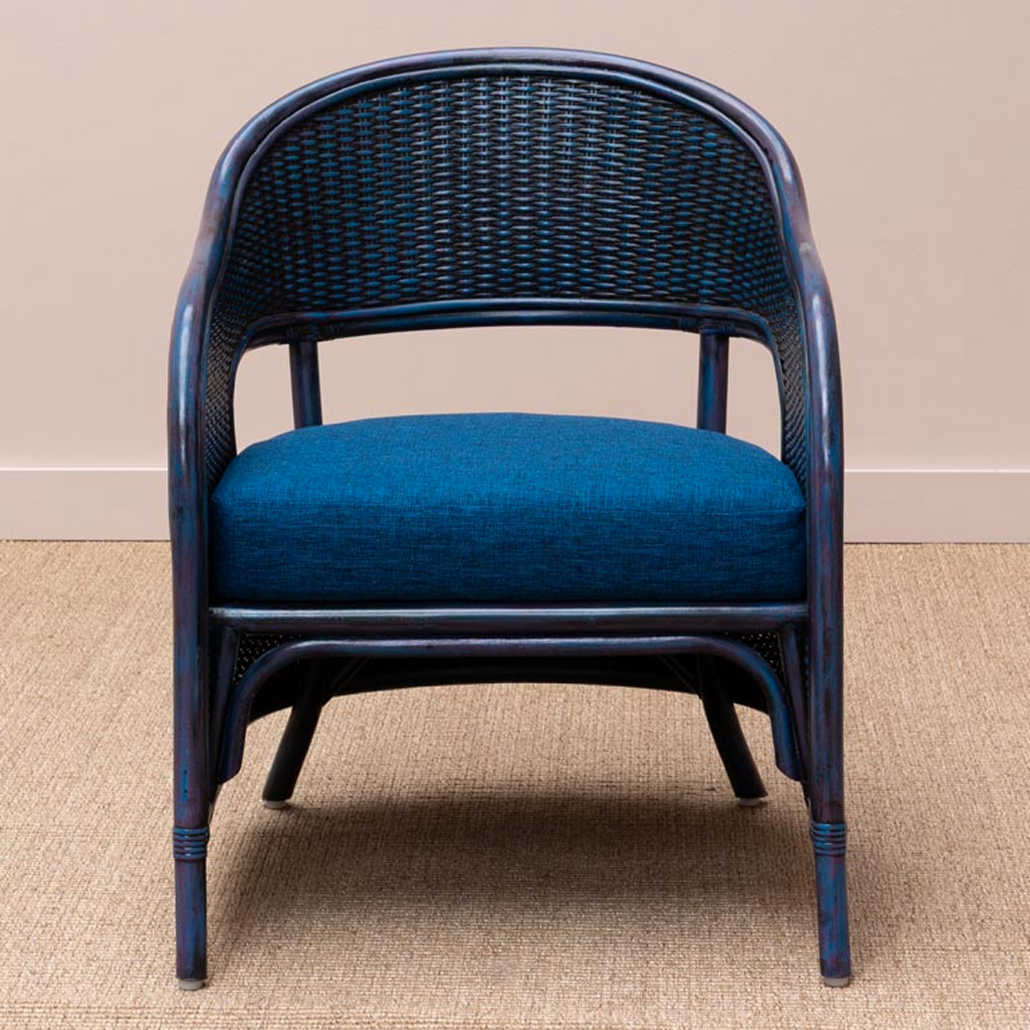 Blue armchair with cushion Pigmento