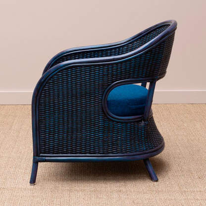 Blue armchair with cushion Pigmento