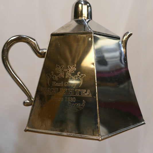 Earl Grey Teapot Pendant Light in Polished Silver (01)