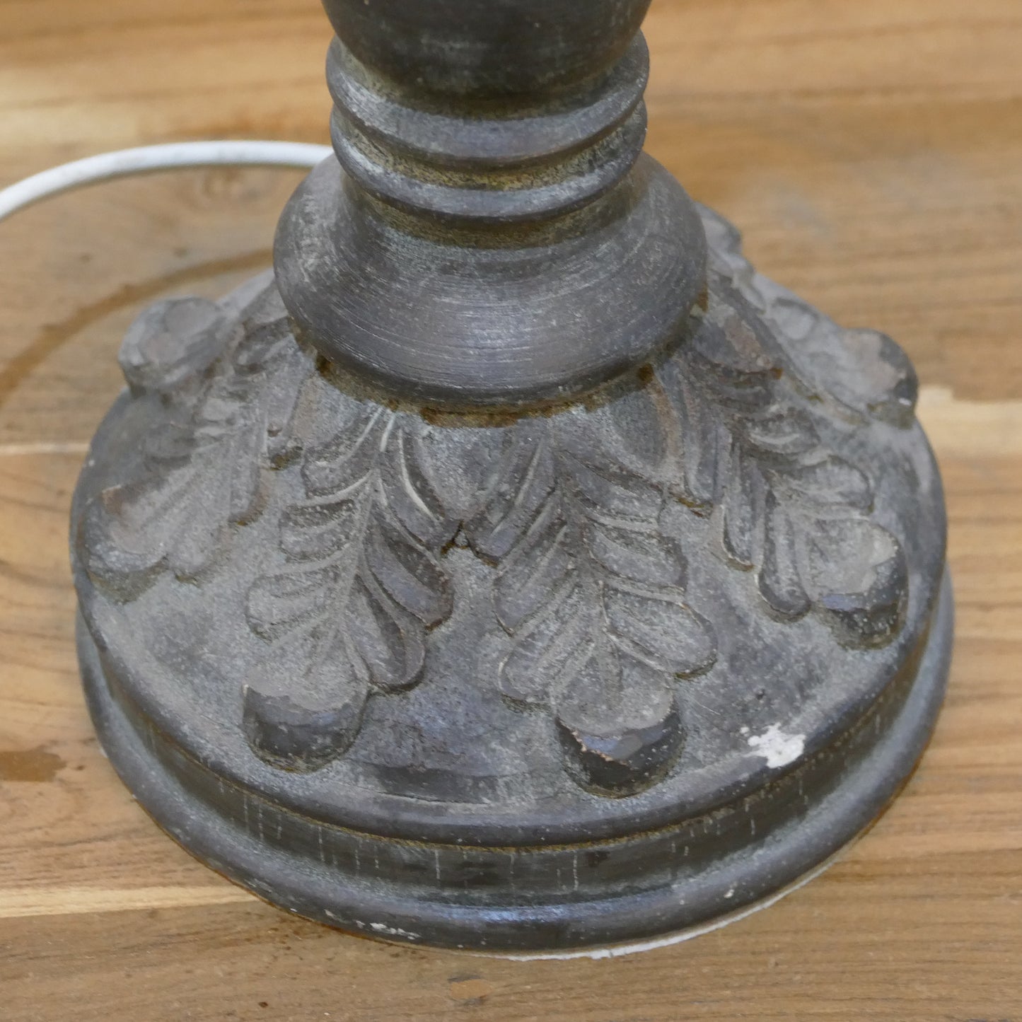 Antique-Style Bronze Leaf Table Lamp with Ivory Trim Shade