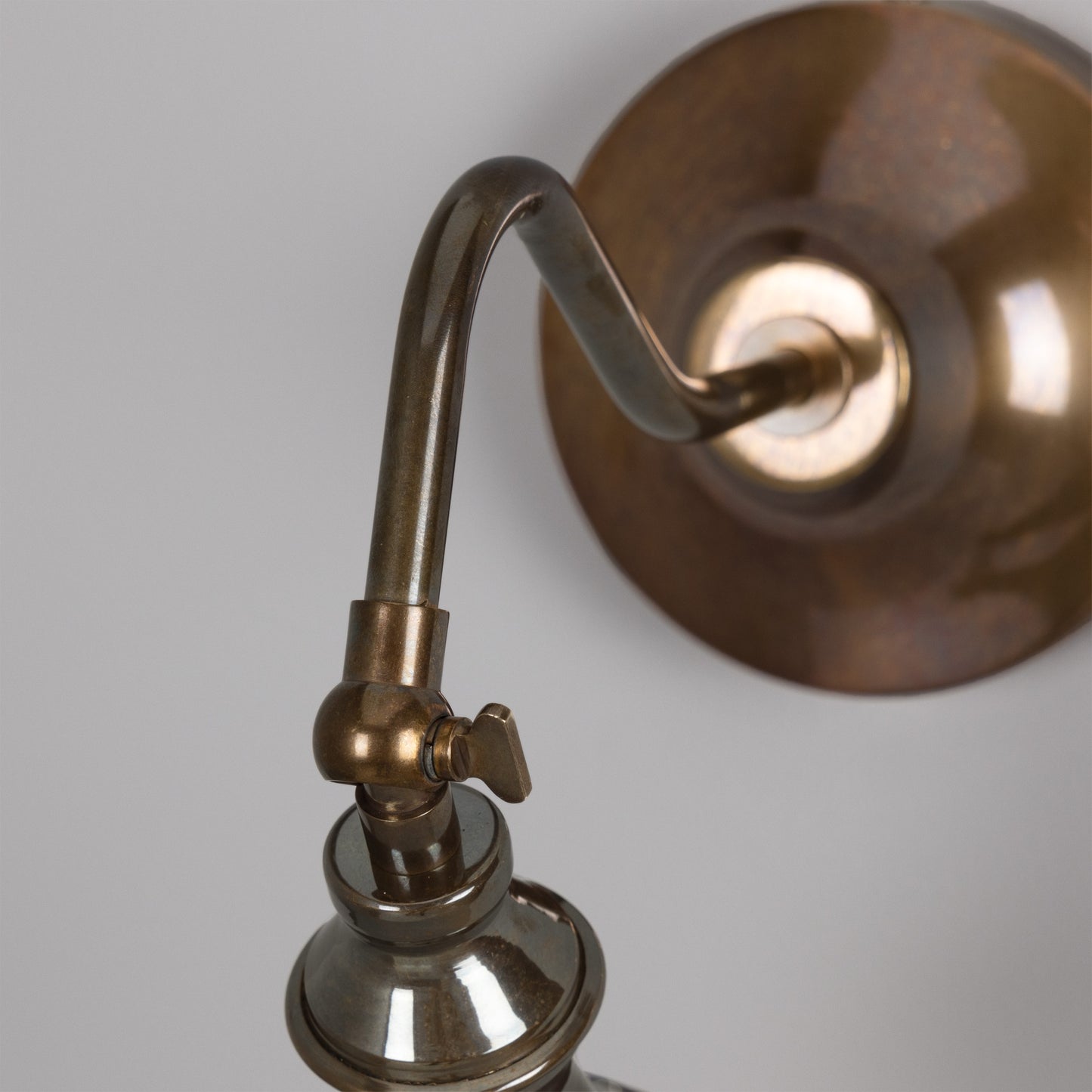 Kent Traditional Adjustable Spotlight 8cm IP20