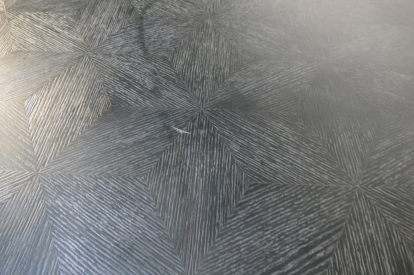 Blax Round Dining Table