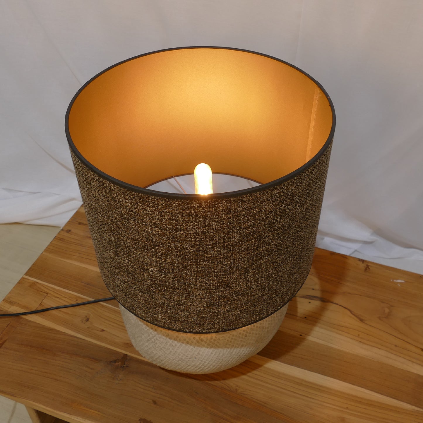 Light & Living Textured Ceramic Table Lamp with Brown Woven Shade (1)